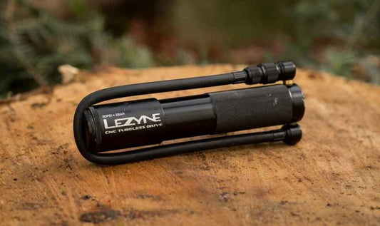 Recensione Lezyne CNC Tubeless Drive: La Pompa anti foratura di dimensioni ridotte