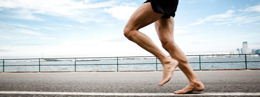 Correre a Piedi Nudi: Moda o Ritorno alle Origini?