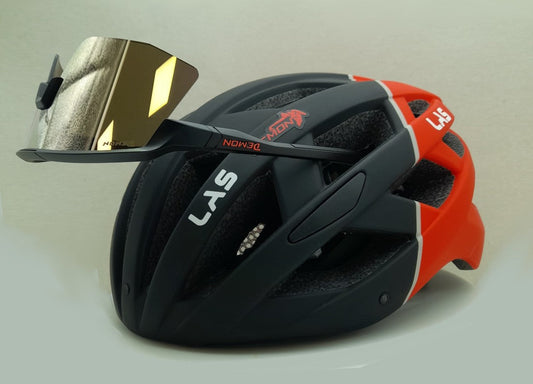 Mettere Occhiali nei fori di areazione del casco da Ciclismo