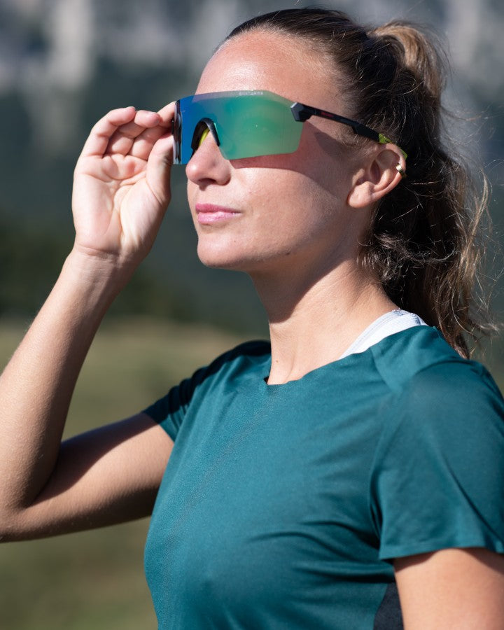 Occhiale da donna per trail running a mascherina ultraleggero lente specchiata ad alto contrasto modello superpiuma