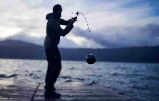 Occhiali per pesca di predatori con esche artificiali da riva