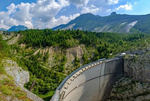 Percorso Diga del Vajont in Bicicletta: Un Viaggio tra Natura e Storia