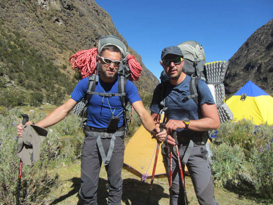 Equipaggiamento Essenziale per Trekking Guida