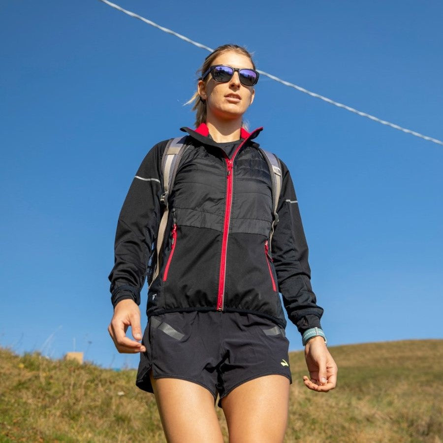 montatura sportiva da donna per montagna ed escursionismo