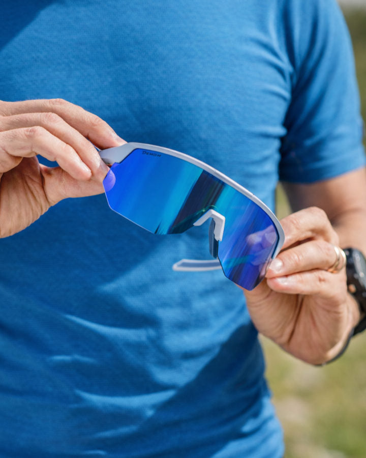 Occhiale a mascherina per running e trail lente specchiata blu modello FIANDRE