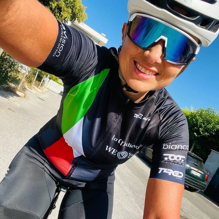 occhiale da donna per ciclismo lenti da vista a mascherina specchiato per bici da corsa modello gravel