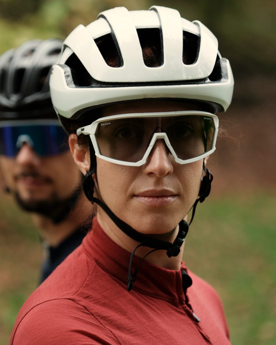 Occhiale da donna per mountain bike MTB lente fotocromatica specchiata bianco opaco a mascherina modello GRAVEL