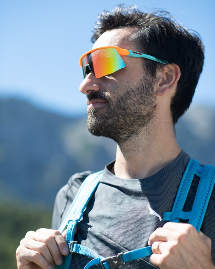Occhiale da escursionismo arancio fluo con lente specchiata modello ROUBAIX