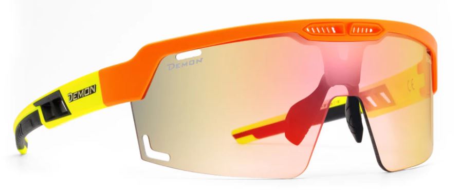 Photochromic mirrored hiking glasses with orange mask