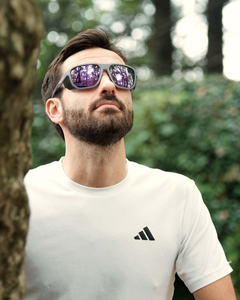 occhiale da montagna con lenti specchiate e protezione laterale dalla luce per escursionismo e trekking modello altavia