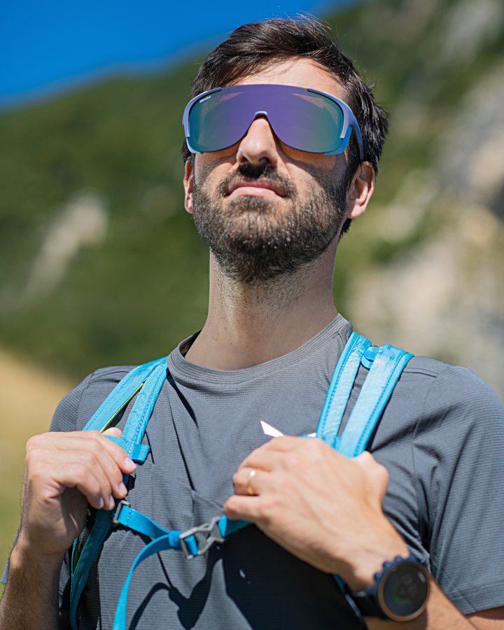 Occhiale da montagna per escursionsimo da uomo specchiato modello STUBAIER PLUS con protezione laterale dalla luce