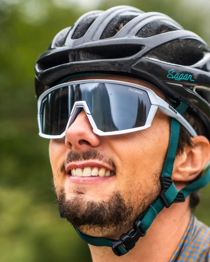 occhiale da mtb a mascherina con lente polarizzata colore ghiaccio opaco modello gravel