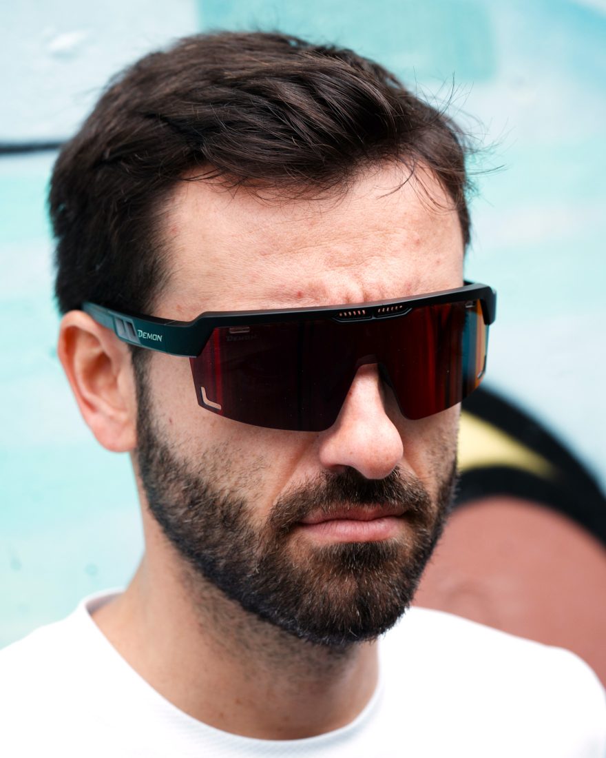 occhiale da running con lente specchiata rossa per corsa su strada modello speed vent