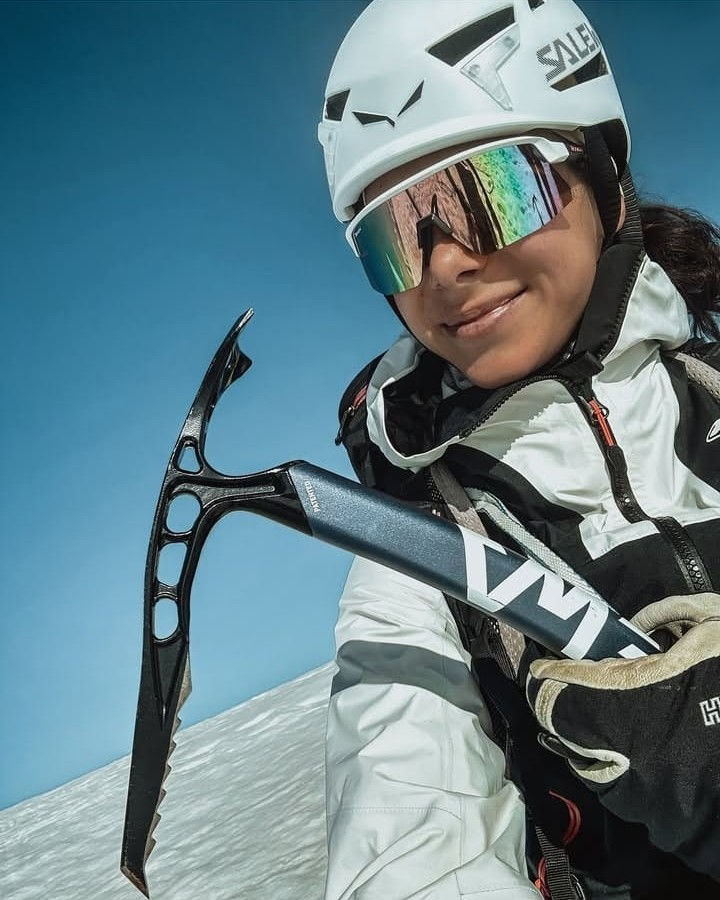 Occhiale da donna per alpinismo lente specchiata colore bianco modello ROUBAIX