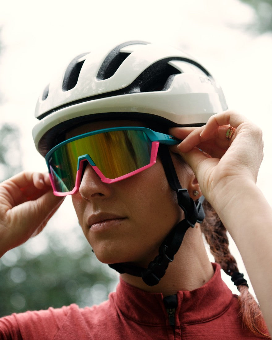 Occhiale donna ciclismo lente specchiata gialla colore azzurro fucsia modello GRAVEL