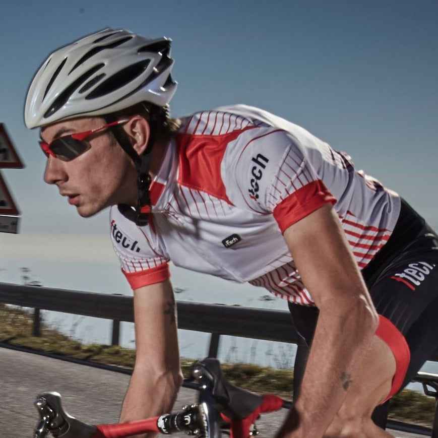 occhiale fotocromatico per ciclismo colore rosso modello 832