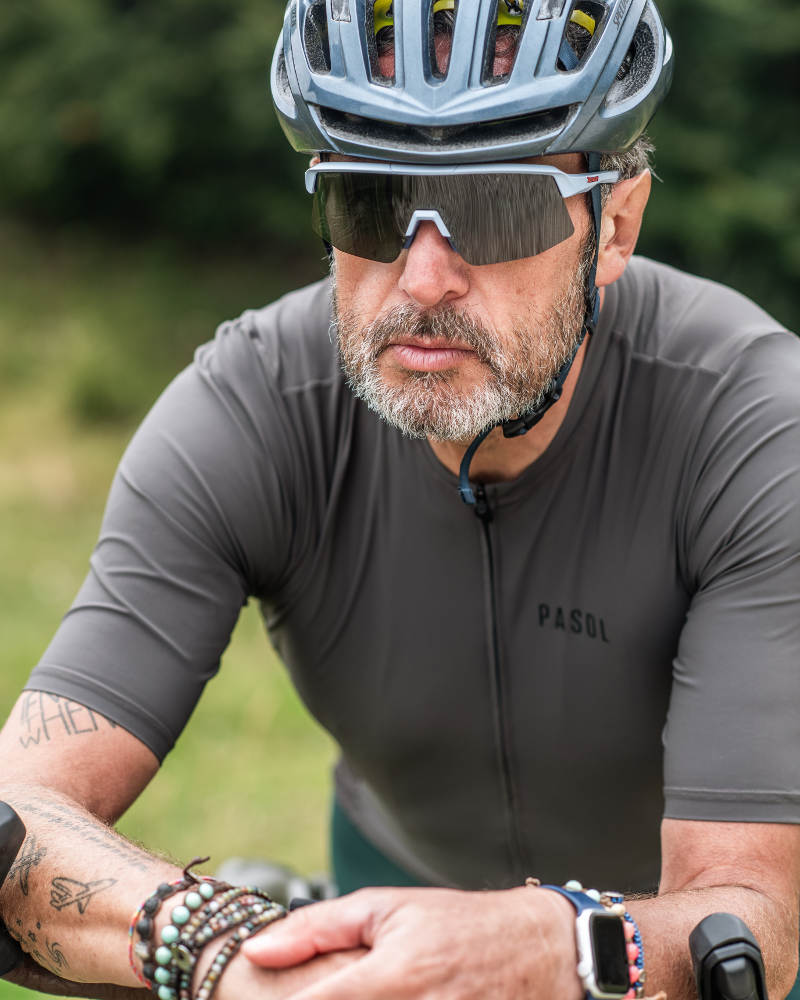 occhiale polarizzato a mascherina per ciclismo e mountain bike colore ghiaccio modello roubaix