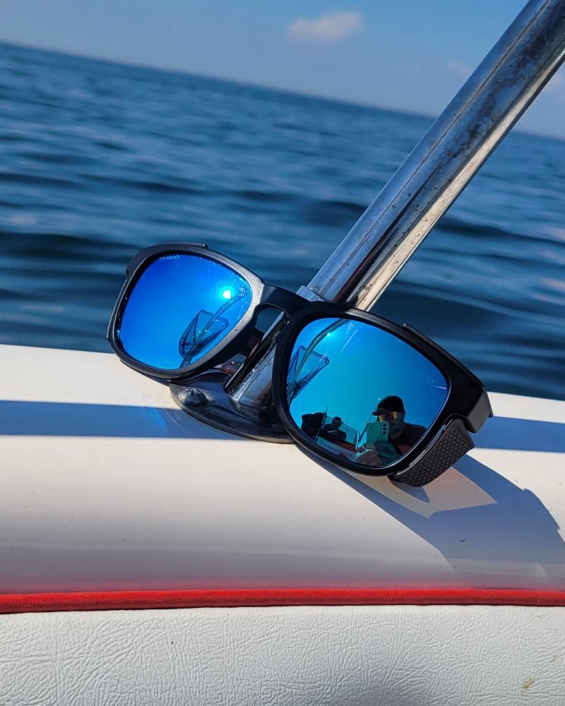 occhiale polarizzato galleggiante per pesca sportiva modello xlite j lente specchiata blu