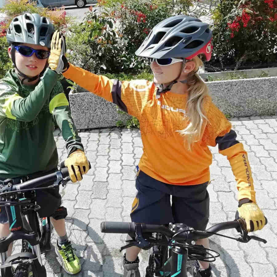 Occhiali da ciclismo per bambini con lenti infrangibili