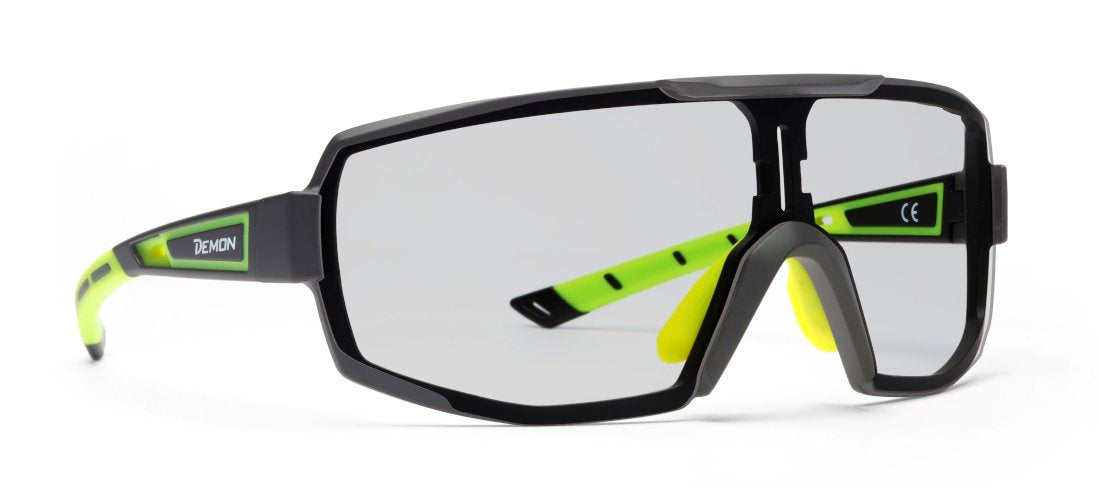 occhiali da mountain bike fotocromatici monolente anche per notturna e nebbia modello PERFORMANCE nero giallo