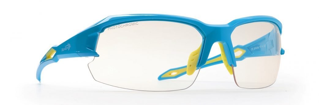 occhiali per running su strada lenti fotocromatiche modello TIGER azzurro